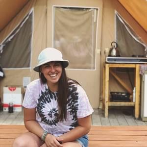 Meet your Posher, Elizabeth